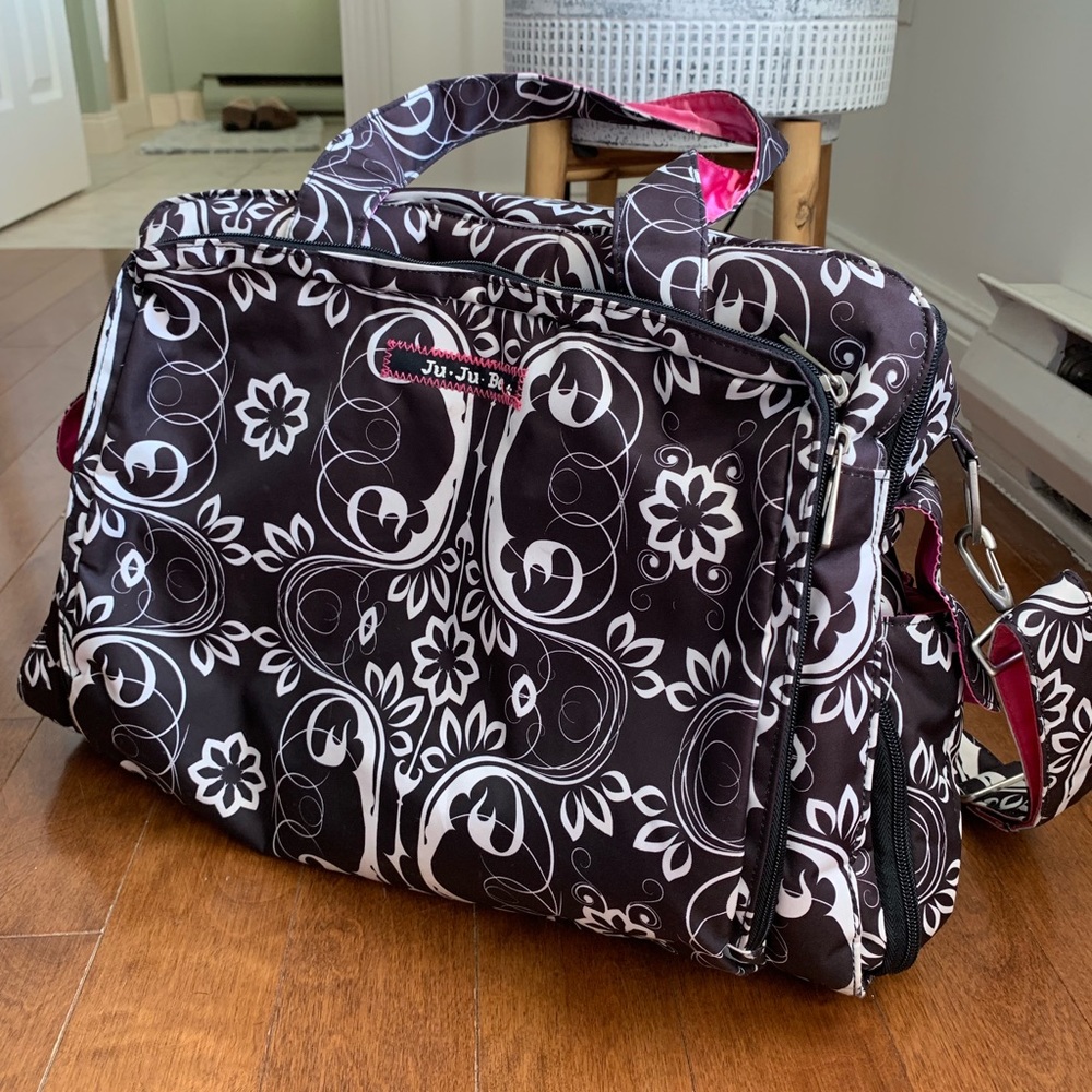 Ju-Ju-Be Black and White Kids Accessory Bag